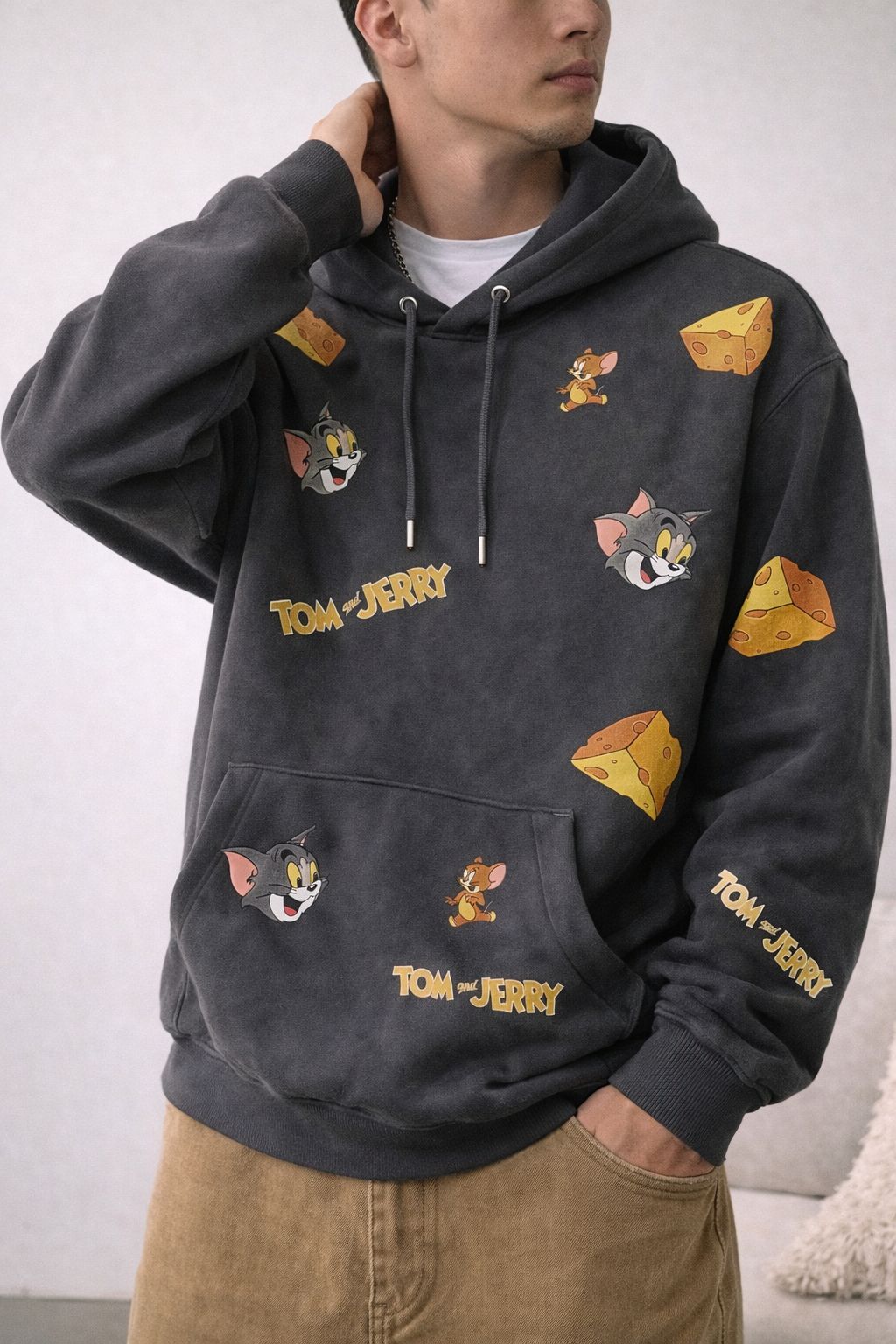 WhatsApp Image 2026-03-07 at 9.23.40 PM Buzo Tom & Jerry Classic - Imagen 1